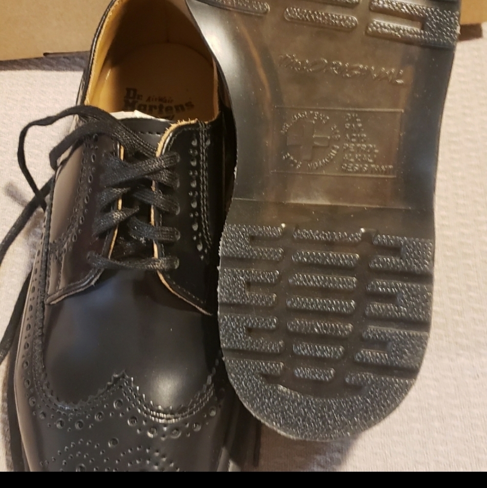 DR. MARTENS